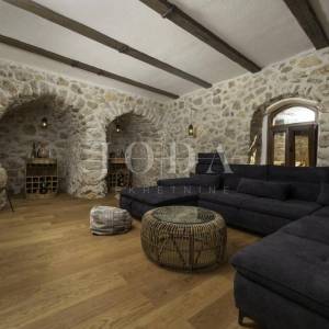 Luksuzna kamena villa s bazenom, Vrbnik - otok Krk