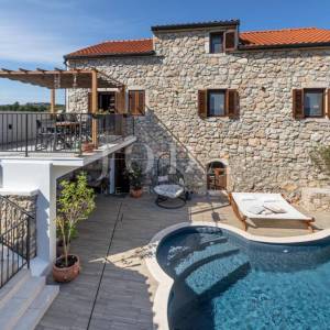 Luksuzna kamena villa s bazenom, Vrbnik - otok Krk