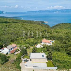 Luksuzna vila s očaravajućim pogledom na more 