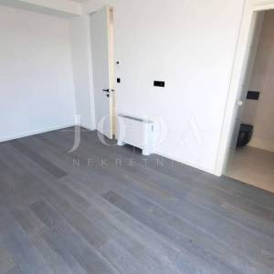 Luksuzni apartman s bazenom i krovnom terasom