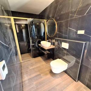 Luksuzni apartman s bazenom i terasom, grad Krk