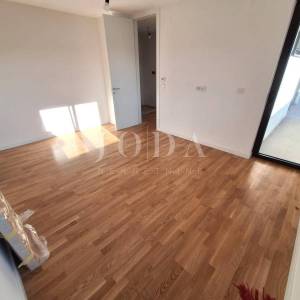 Luksuzni apartman s bazenom i terasom, grad Krk