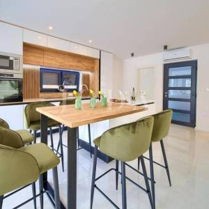 Luksuzni apartman u Malinskoj