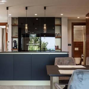 Luksuzni penthouse s bazenom i pogledom na more