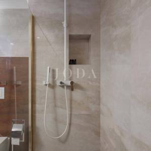 Luksuzni penthouse s bazenom i pogledom na more