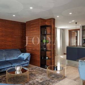 Luksuzni penthouse s bazenom i pogledom na more