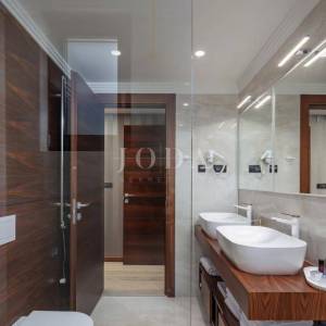 Luksuzni penthouse s bazenom i pogledom na more