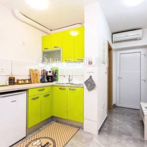 Malinska – apartman s okućnicom, 900 m od mora!