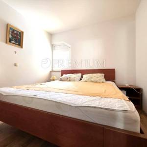 Malinska, apartman u prizemlju s bazenom, 150m od mora!