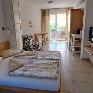Malinska – apartman u visokom prizemlju u blizini plaže