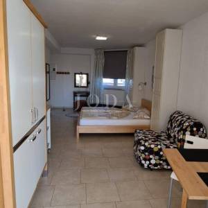 Malinska – apartman u visokom prizemlju u blizini plaže