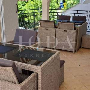 Malinska – apartman u visokom prizemlju u blizini plaže