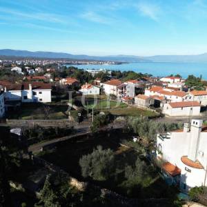 Malinska kuća: poslovni prostor i stan – vaša prilika za savršeni dom