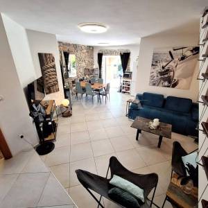 Malinska - renovirana kamena kuća s bazenom