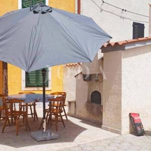 Marčana, dvije tradicionalne istarske kuće