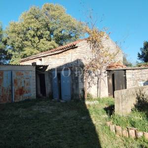 Marčana, okolica, kuća sa dvorištem u centru mjesta