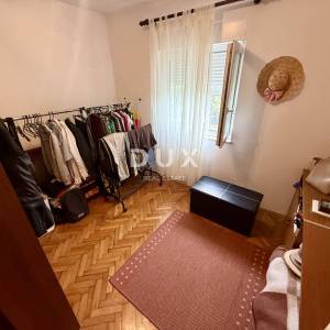 MATULJI, JUŠIĆI - Predivan dvoetažni stan, 4 spavaće sobe, POGLED!
