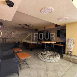 Matulji - okolica, adaptirana kuća s 2 apartmana i poslovnim prostorom