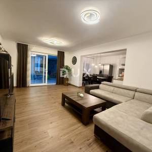 MATULJI - Stan 133 m2, BAZEN, OKUĆNICA, novogradnja!