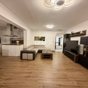 MATULJI - Stan 133 m2, BAZEN, OKUĆNICA, novogradnja!