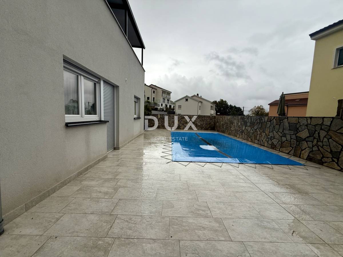 MATULJI - Stan 133 m2, BAZEN, OKUĆNICA, novogradnja!