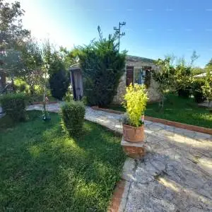 MEDULIN – AUTENTIČNA ISTARSKA KUĆA (KAŽUN) SA VRTOM, 600 M OD MORA