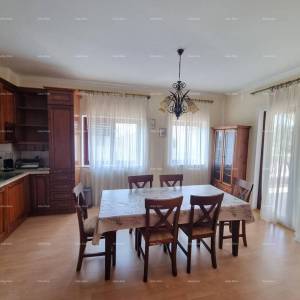 Medulin! Kuća s 4 stana !