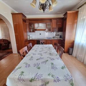 Medulin! Kuća s 4 stana !