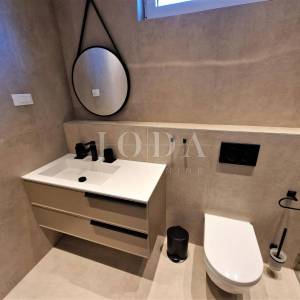 Moderan apartman s bazenom i pogledom na more, Njivice - otok Krk