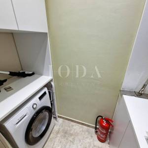 Moderan apartman s bazenom i pogledom na more, Njivice - otok Krk
