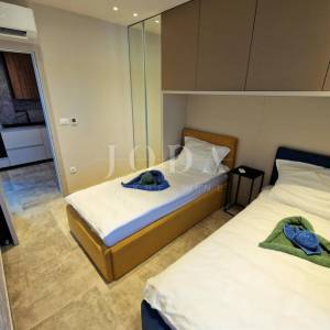 Moderan apartman s bazenom i pogledom na more, Njivice - otok Krk
