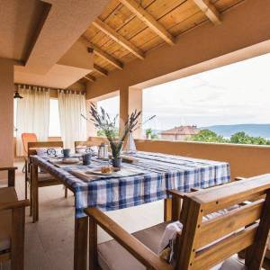 Moderna kuća s bazenom i pogledom na more, otok Krk
