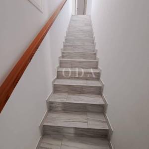 Moderna kuća s bazenom u okolici Dobrinja - Krk