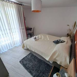Moderna kuća s bazenom u okolici Dobrinja - Krk