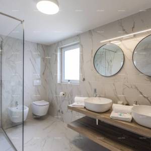 Moderna kuća u Medulinu, 800 m od centra i 150 m od mora – idealna za obitelj ili investiciju!