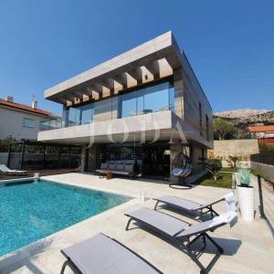 Moderna urbana villa s bazenom, otok Krk