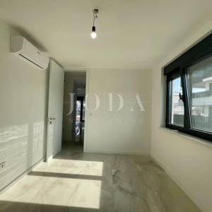 Moderni apartman s okućnicom, novogradnja na otoku Krku