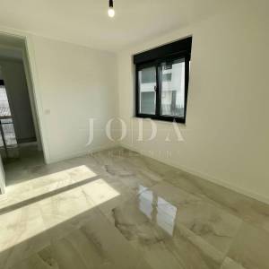 Moderni apartman s okućnicom, novogradnja na otoku Krku