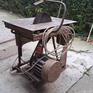 Cirkular na struju prodajem