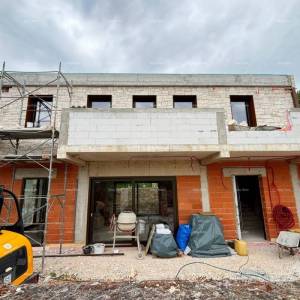 Na prodaju kuća u gradnji s bazenom – Bale, okolica