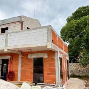 Na prodaju kuća u gradnji s bazenom – Bale, okolica