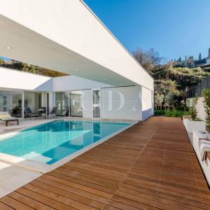 Nerežišća, Villa sa bazenom