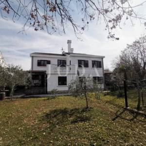 Njivice kuća