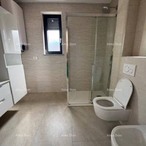 Nova zgrada od 2 stana sa bazenom i pogledom na more. Medulin!