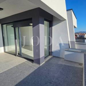 Novalja, novogradnja penthouse