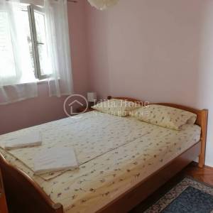NOVALJA/KUĆA SA TRI APARTMANA/POGLED NA MORE/PRILIKA!