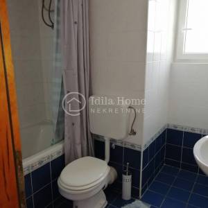 NOVALJA/KUĆA SA TRI APARTMANA/POGLED NA MORE/PRILIKA!