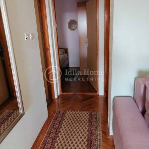 NOVALJA/KUĆA SA TRI APARTMANA/POGLED NA MORE/PRILIKA!