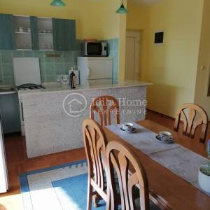 NOVALJA/KUĆA SA TRI APARTMANA/POGLED NA MORE/PRILIKA!