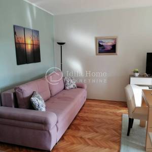 NOVALJA/KUĆA SA TRI APARTMANA/POGLED NA MORE/PRILIKA!
